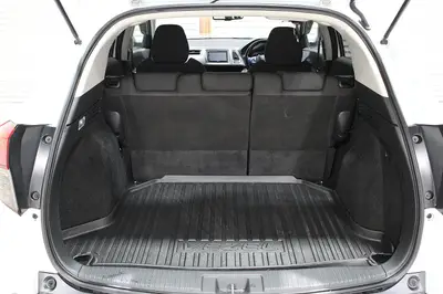 2018 Honda Vezel Hybrid X Sensing photo 12
