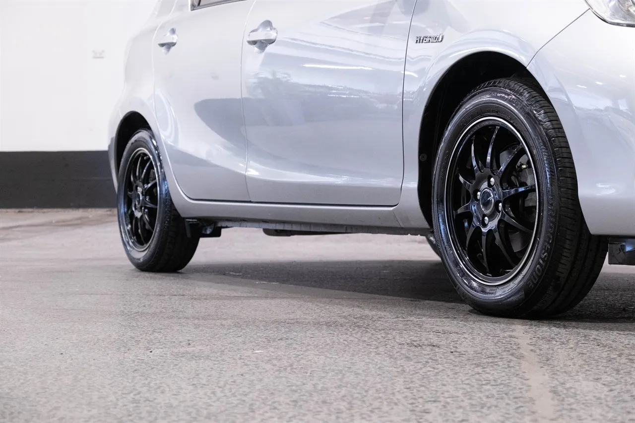 2013 Toyota Aqua G Spec