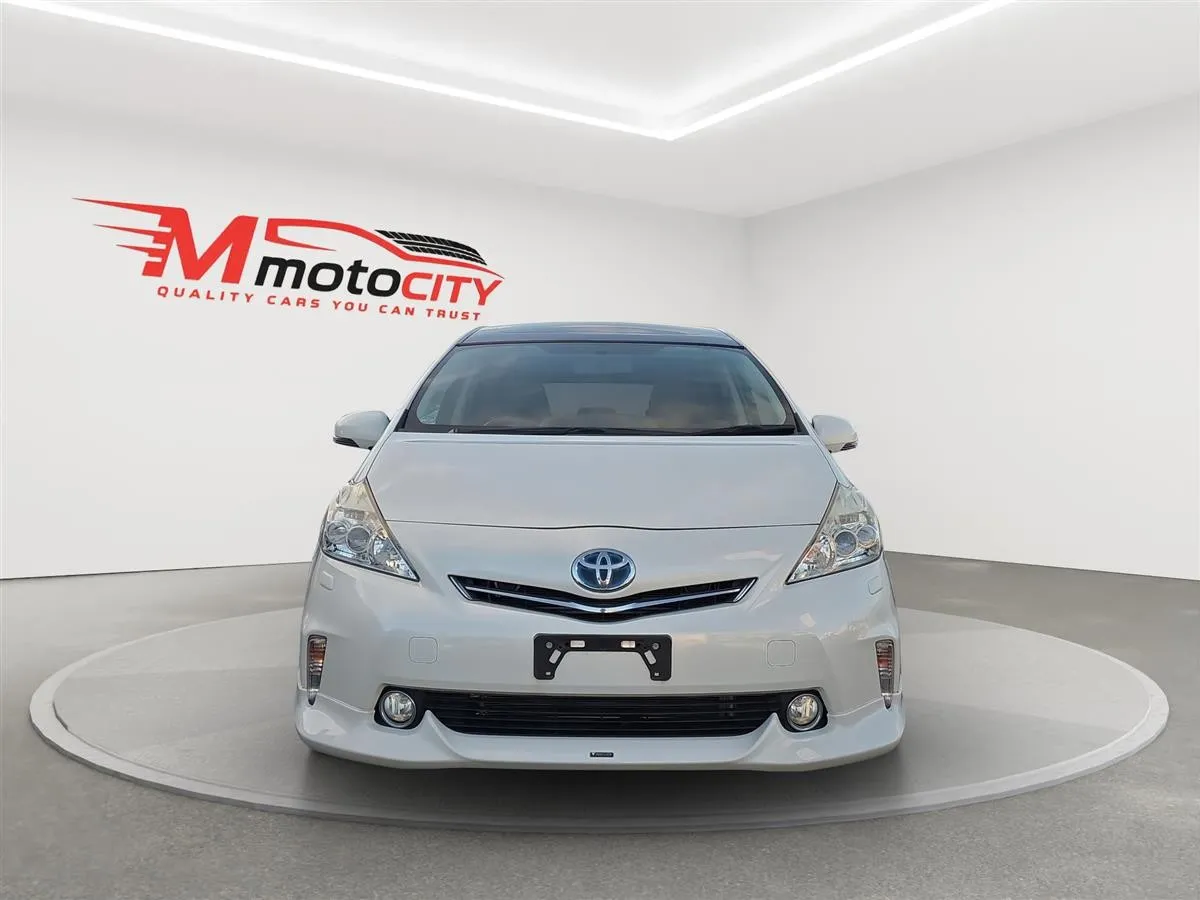 2014 Toyota Prius Alpha S, Panoramic dual roof Station, photo 8 of 20