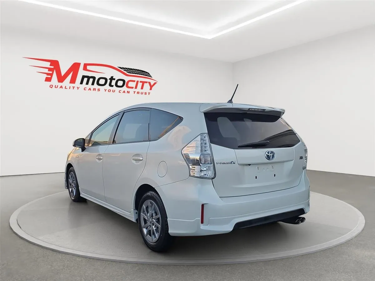 2014 Toyota Prius Alpha S, Panoramic dual roof Station, photo 5 of 20