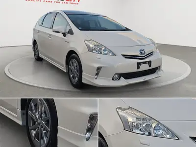 2014 Toyota Prius Alpha S, Panoramic dual roof Station photo 9