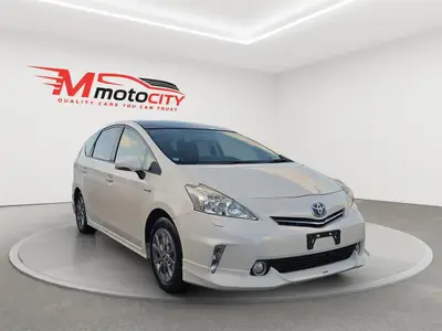 2014 Toyota Prius Alpha S, Panoramic dual roof Station photo 1
