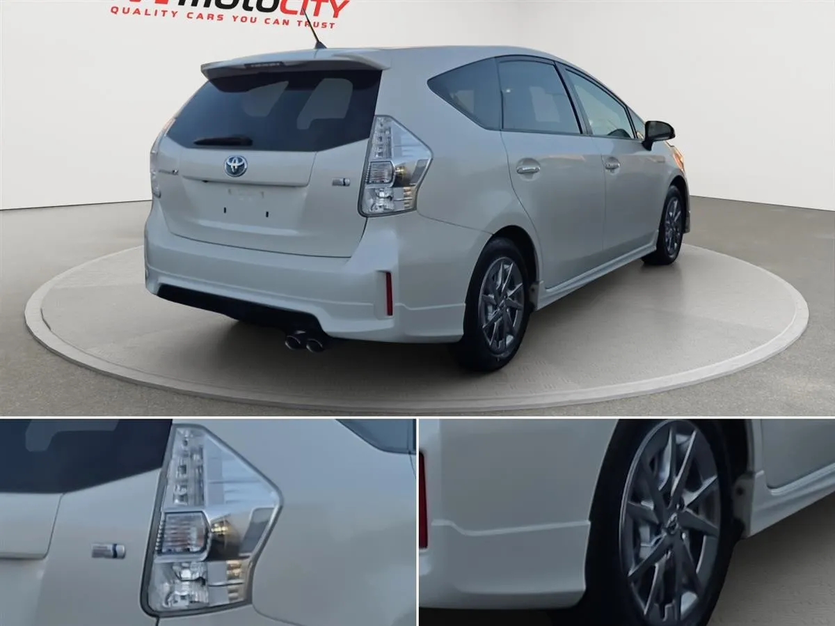2014 Toyota Prius Alpha S, Panoramic dual roof Station