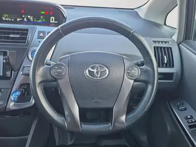 2014 Toyota Prius Alpha S, Panoramic dual roof Station photo 18