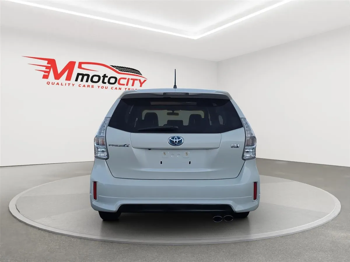2014 Toyota Prius Alpha S, Panoramic dual roof Station, photo 4 of 20