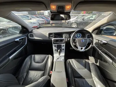 2012 Volvo V60 R-Design Station photo 7