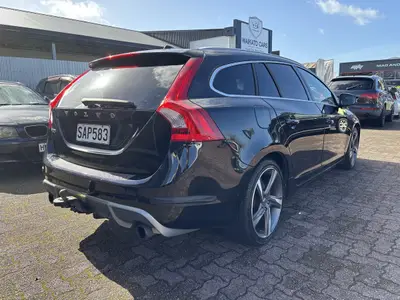 2012 Volvo V60 R-Design Station photo 4