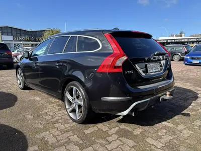 2012 Volvo V60 R-Design Station photo 3