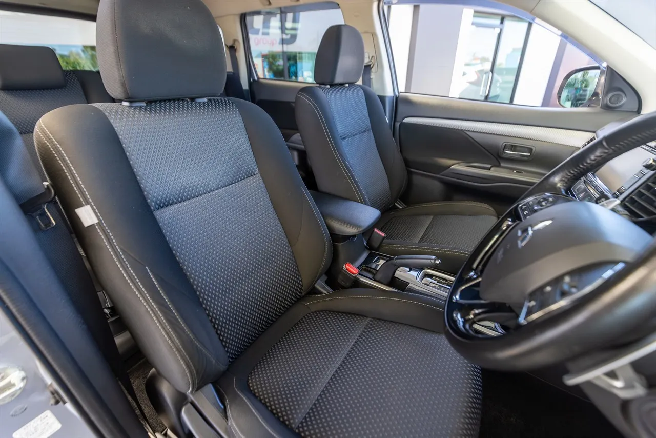 2017 Mitsubishi Outlander 7 Seater High Spec