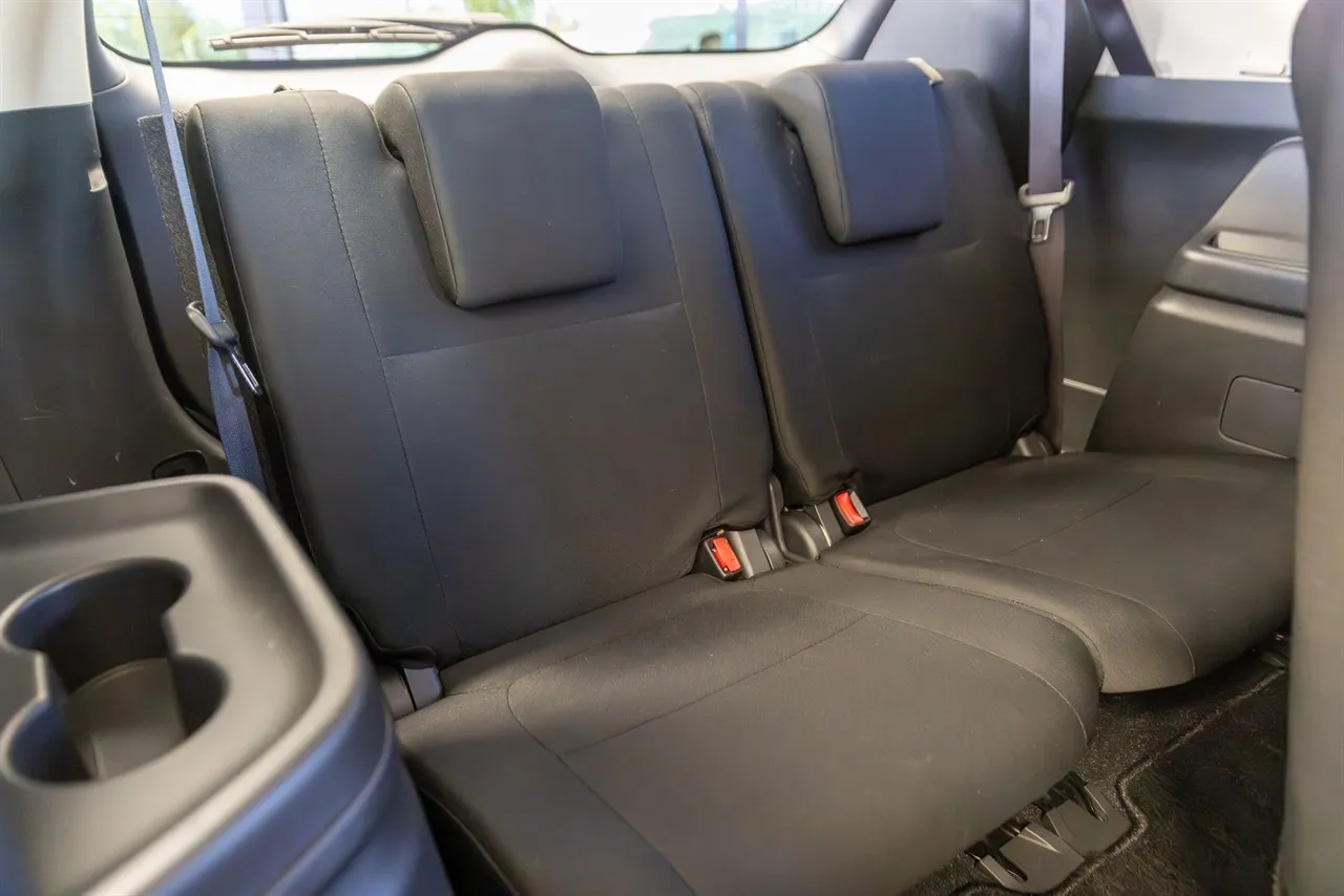 2017 Mitsubishi Outlander 7 Seater High Spec