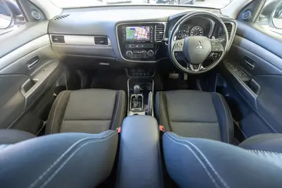 2017 Mitsubishi Outlander 7 Seater High Spec photo 16