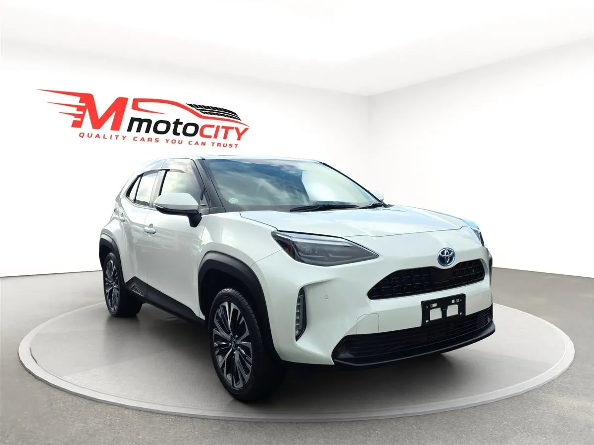 2020 Toyota Yaris Cross Z Hybrid, HUD, Radar Cruise, Half Leather RV/