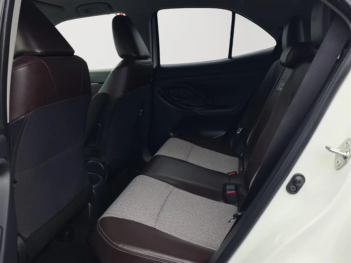2020 Toyota Yaris Cross Z Hybrid, HUD, Radar Cruise, Half Leather RV/