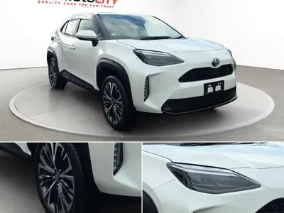 2020 Toyota Yaris Cross Z Hybrid, HUD, Radar Cruise, Half Leather RV/ photo 9