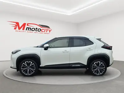 2020 Toyota Yaris Cross Z Hybrid, HUD, Radar Cruise, Half Leather RV/ photo 6