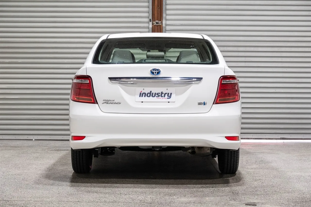 2015 Toyota Corolla Hybrid 3.9L/100km!