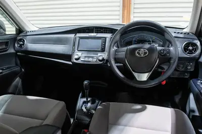 2015 Toyota Corolla Hybrid 3.9L/100km! photo 15