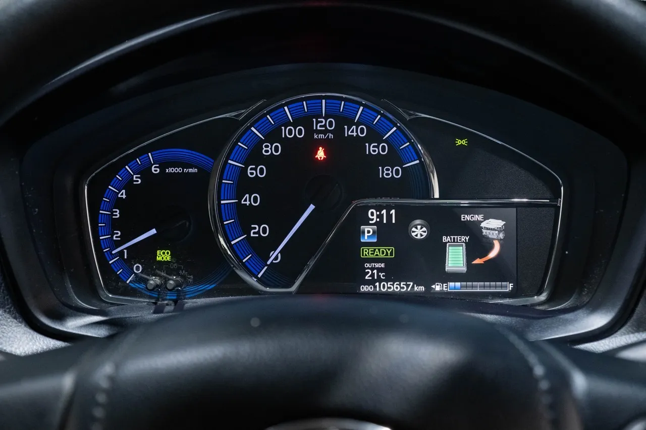 2015 Toyota Corolla Hybrid 3.9L/100km!