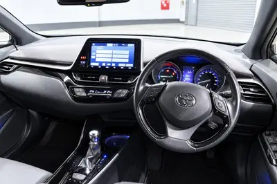 2019 Toyota C-HR Hybrid G-Spec photo 21