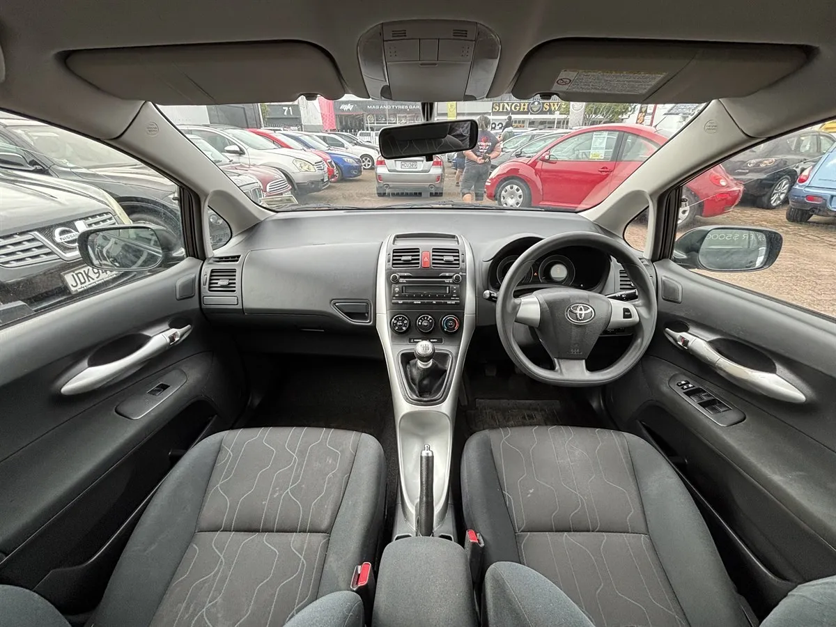 2011 Toyota Corolla 1.8P GX HATCH 5 6M