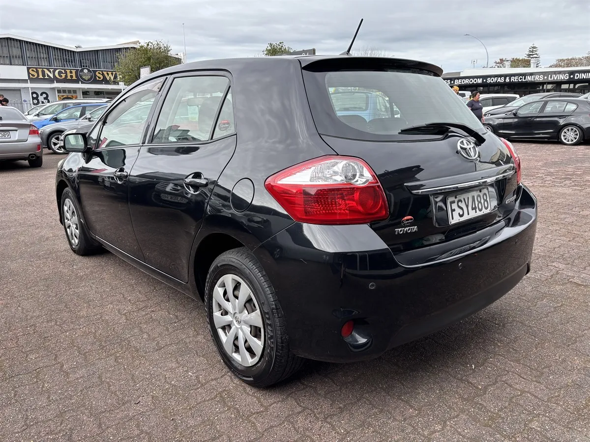 2011 Toyota Corolla 1.8P GX HATCH 5 6M