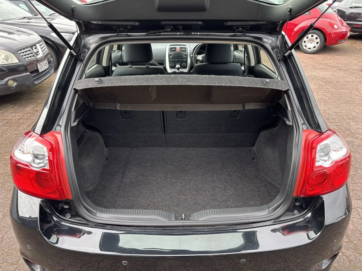 2011 Toyota Corolla 1.8P GX HATCH 5 6M