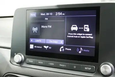 2021 Hyundai Kona EV 64kWh photo 17