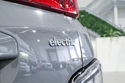 2021 Hyundai Kona EV 64kWh photo 12