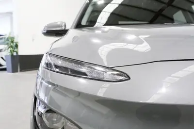 2021 Hyundai Kona EV 64kWh photo 4