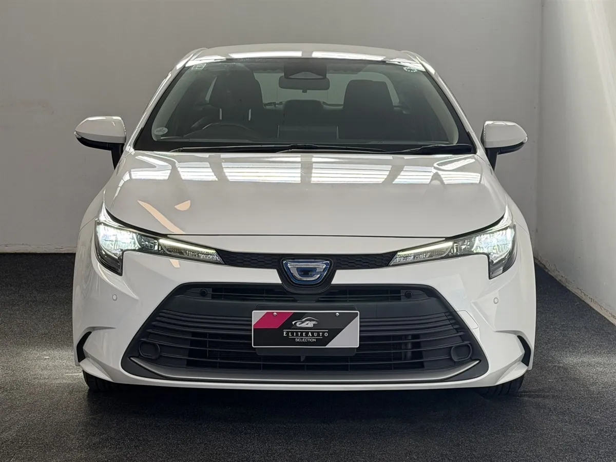 2023 Toyota Corolla G-X, photo 2 of 18