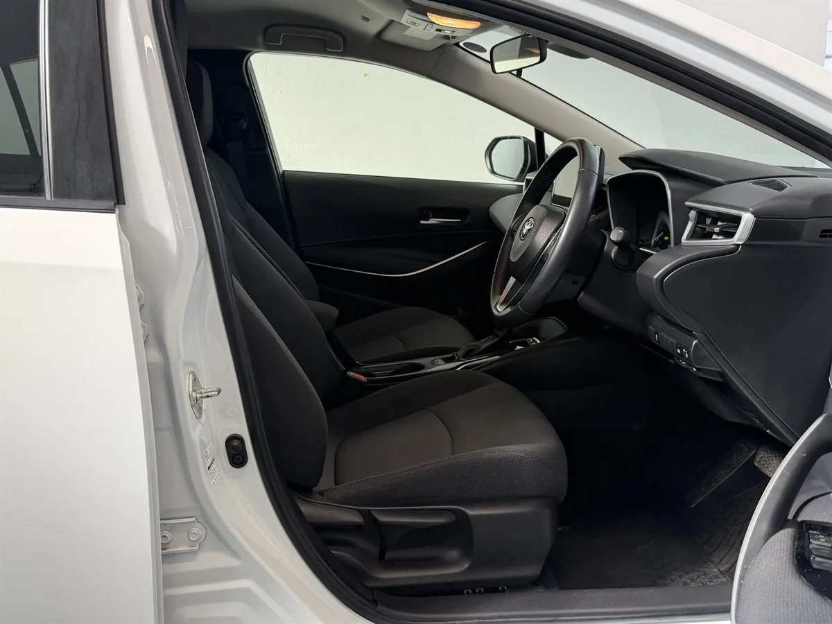 2023 Toyota Corolla G-X, photo 10 of 18