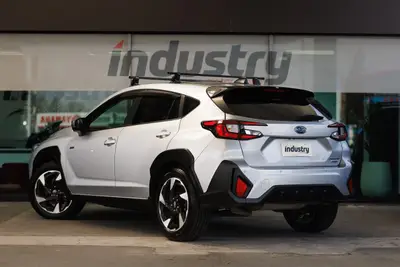 2023 Subaru Crosstrek Limited e-Boxer photo 2