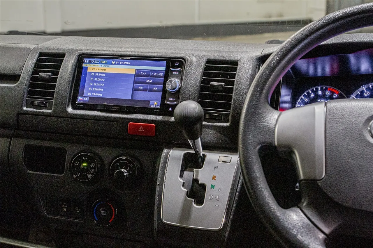 2018 Toyota Hiace DX 5-Door 6-Seat