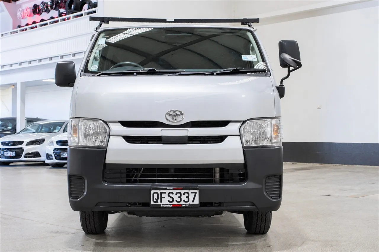 2018 Toyota Hiace DX 5-Door 6-Seat