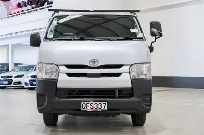 2018 Toyota Hiace DX 5-Door 6-Seat photo 9