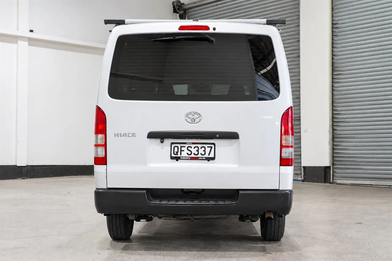 2018 Toyota Hiace DX 5-Door 6-Seat