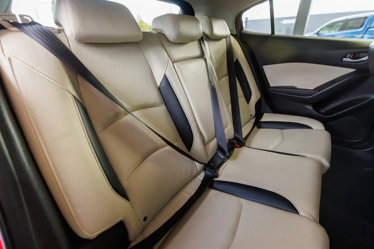 2015 Mazda Axela Touring L-Pack Manual