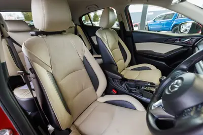 2015 Mazda Axela Touring L-Pack Manual photo 5