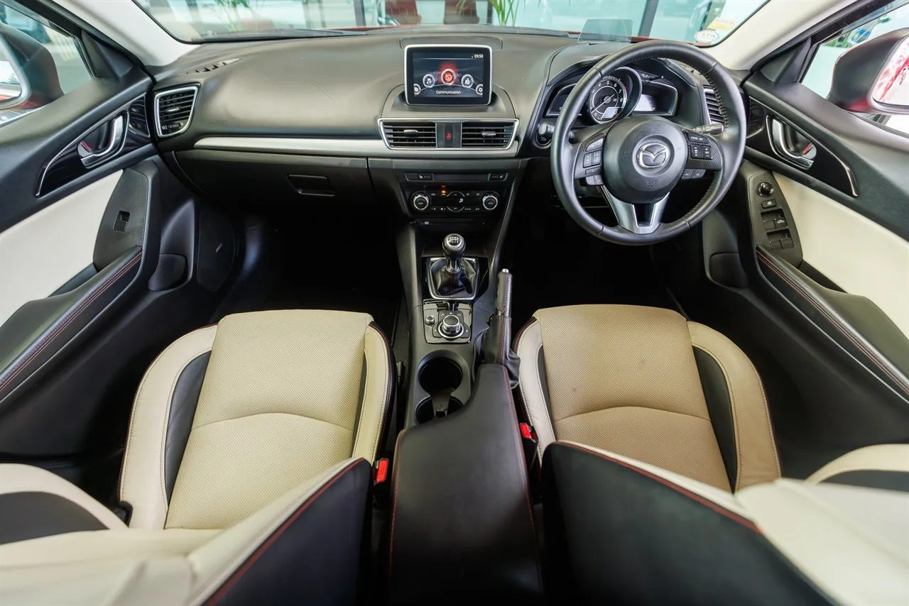 2015 Mazda Axela Touring L-Pack Manual