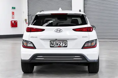 2021 Hyundai Kona EV 64kWh photo 11