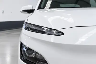2021 Hyundai Kona EV 64kWh photo 4