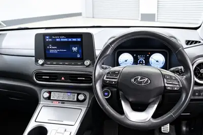 2021 Hyundai Kona EV 64kWh photo 15