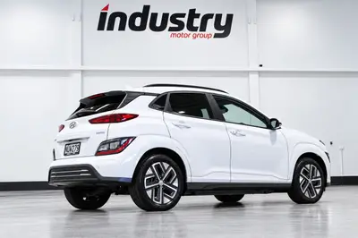 2021 Hyundai Kona EV 64kWh photo 10