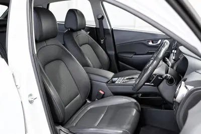 2021 Hyundai Kona EV 64kWh photo 13