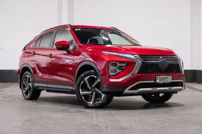 2022 Mitsubishi Eclipse Cross XLS PHEV photo 1