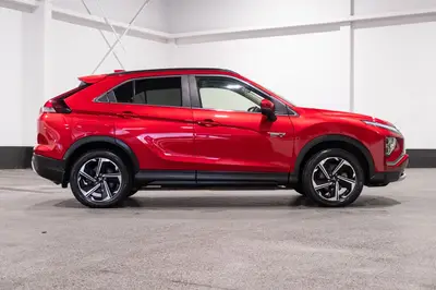 2022 Mitsubishi Eclipse Cross XLS PHEV photo 7