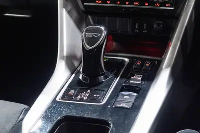 2022 Mitsubishi Eclipse Cross XLS PHEV photo 20