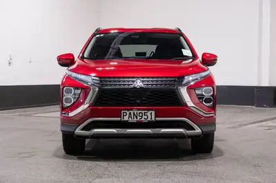 2022 Mitsubishi Eclipse Cross XLS PHEV photo 11