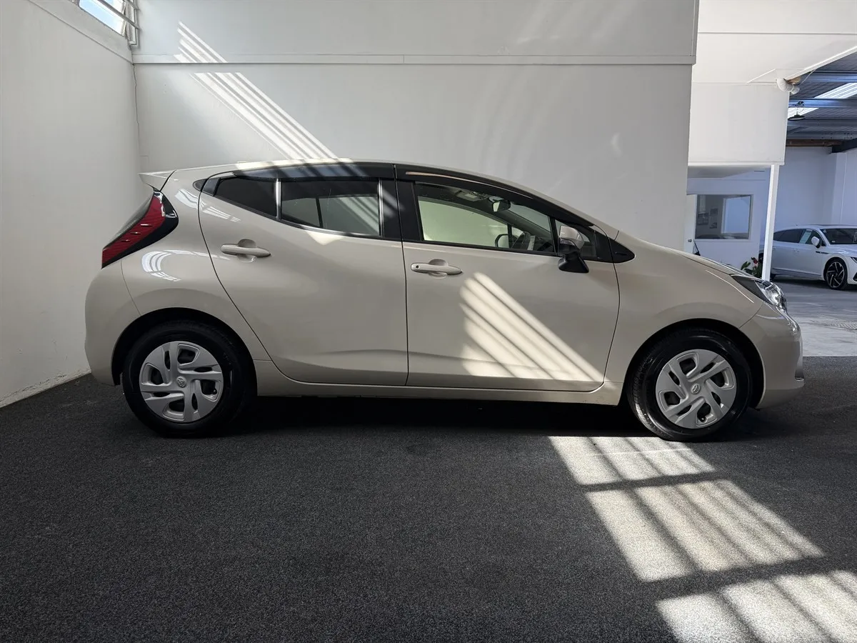 2021 Toyota Aqua 1.5G Hybrid Seats Heated New Shape, photo 3 of 19