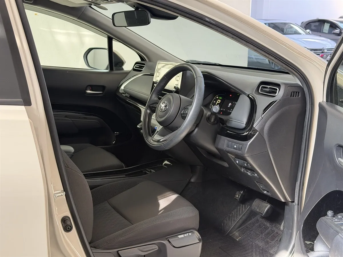 2021 Toyota Aqua 1.5G Hybrid Seats Heated New Shape, photo 9 of 19